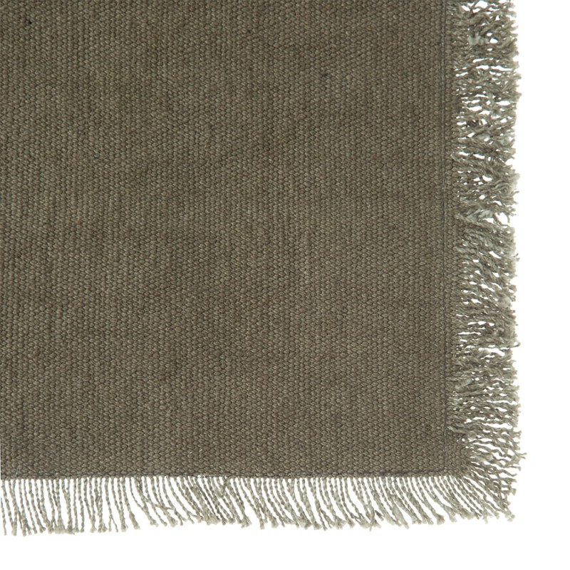 Añade un toque de calidez a tu mesa con este mantel individual Maha en color café de la marca Secret de Gourmet. Fabricado en al