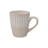 Disfruta de tus bebidas calientes con esta elegante taza de cerámica en color beige de la marca Secret de Gourmet. Fabricada en 