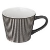 Disfruta de tu bebida favorita con estilo con esta taza de cerámica Maya Rayas en color gris de la marca Secret de Gourmet. Fabr