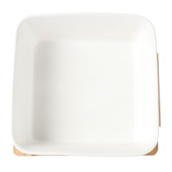 Sirve tus ensaladas o platos fríos con esta ensaladera cuadrada de líneas limpias y base blanca que añade un toque de diseño a t