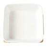 Sirve tus ensaladas o platos fríos con esta ensaladera cuadrada de líneas limpias y base blanca que añade un toque de diseño a t