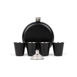 Este elegante set incluye una petaca redonda de acero inoxidable con acabado negro mate, cuatro vasos a juego y un embudo metáli