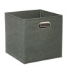 Esta caja organizadora de tela ofrece una solución práctica y ligera, su diseño plegable permite guardarla fácilmente cuando no 