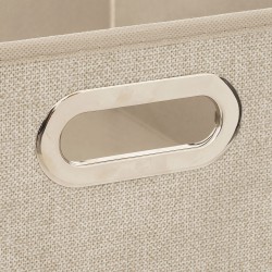 Esta caja organizadora de tela ofrece una solución práctica y ligera, su diseño plegable permite guardarla fácilmente cuando no 