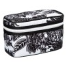 El Neceser Floral es un accesorio práctico y con encanto, decorado con un delicado estampado de flores. Perfecto para llevar tus
